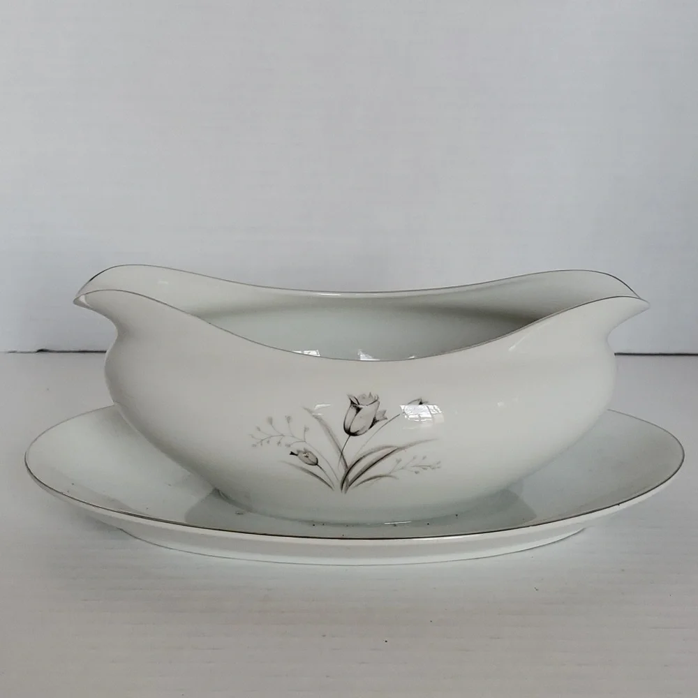 Gravy Sauce Boat Sauciè Bowl Dish Plate Creative Royal Elegance JAPAN